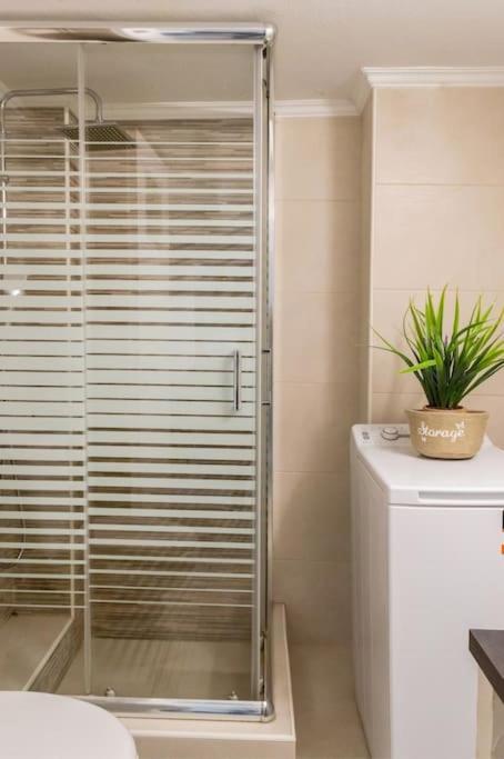 Cozy Airbnb Room In Athena Bagian luar foto