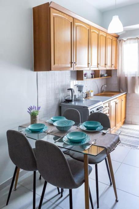 Cozy Airbnb Room In Athena Bagian luar foto